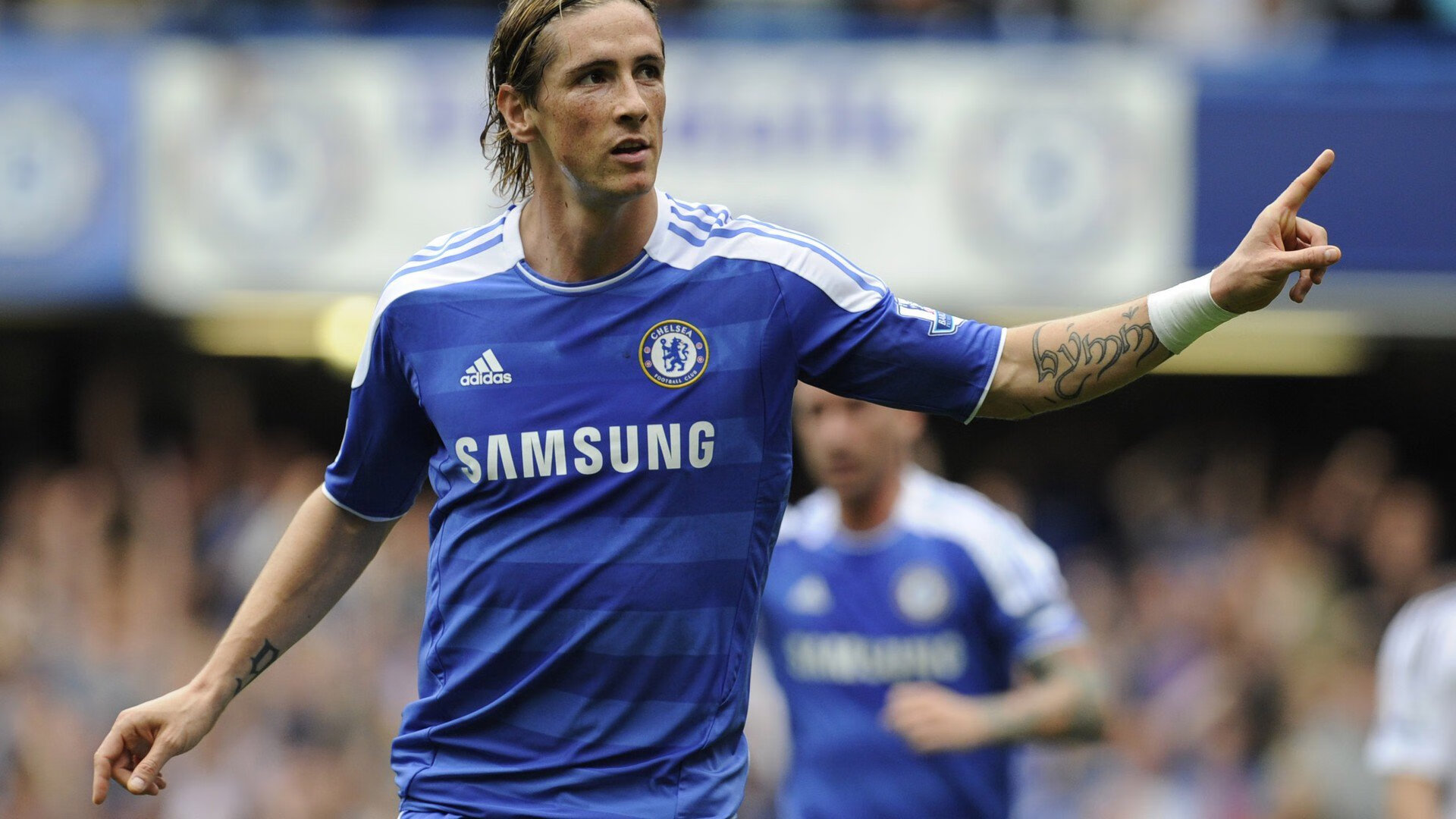 萨拉赫完成自我救赎,波兰稳稳拿下新西兰,足球场上的命运辩证法